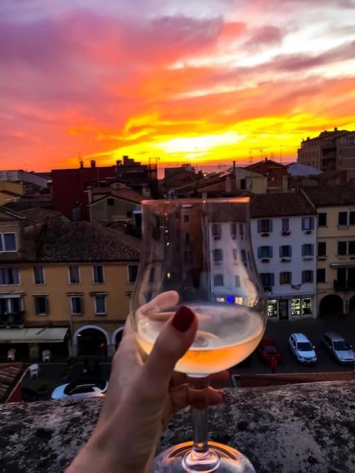 Apartment With Terrace In Chioggia'S Main Square 외부 사진