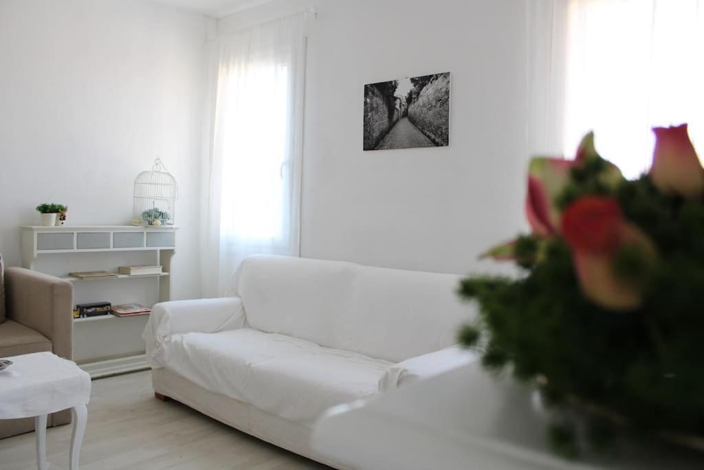 Apartment With Terrace In Chioggia'S Main Square 외부 사진