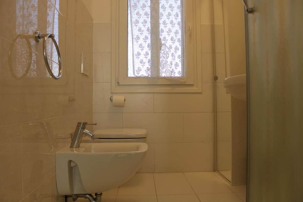 Apartment With Terrace In Chioggia'S Main Square 외부 사진